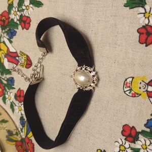 Elegant Black Velvet Choker Necklace with Silver Pendant